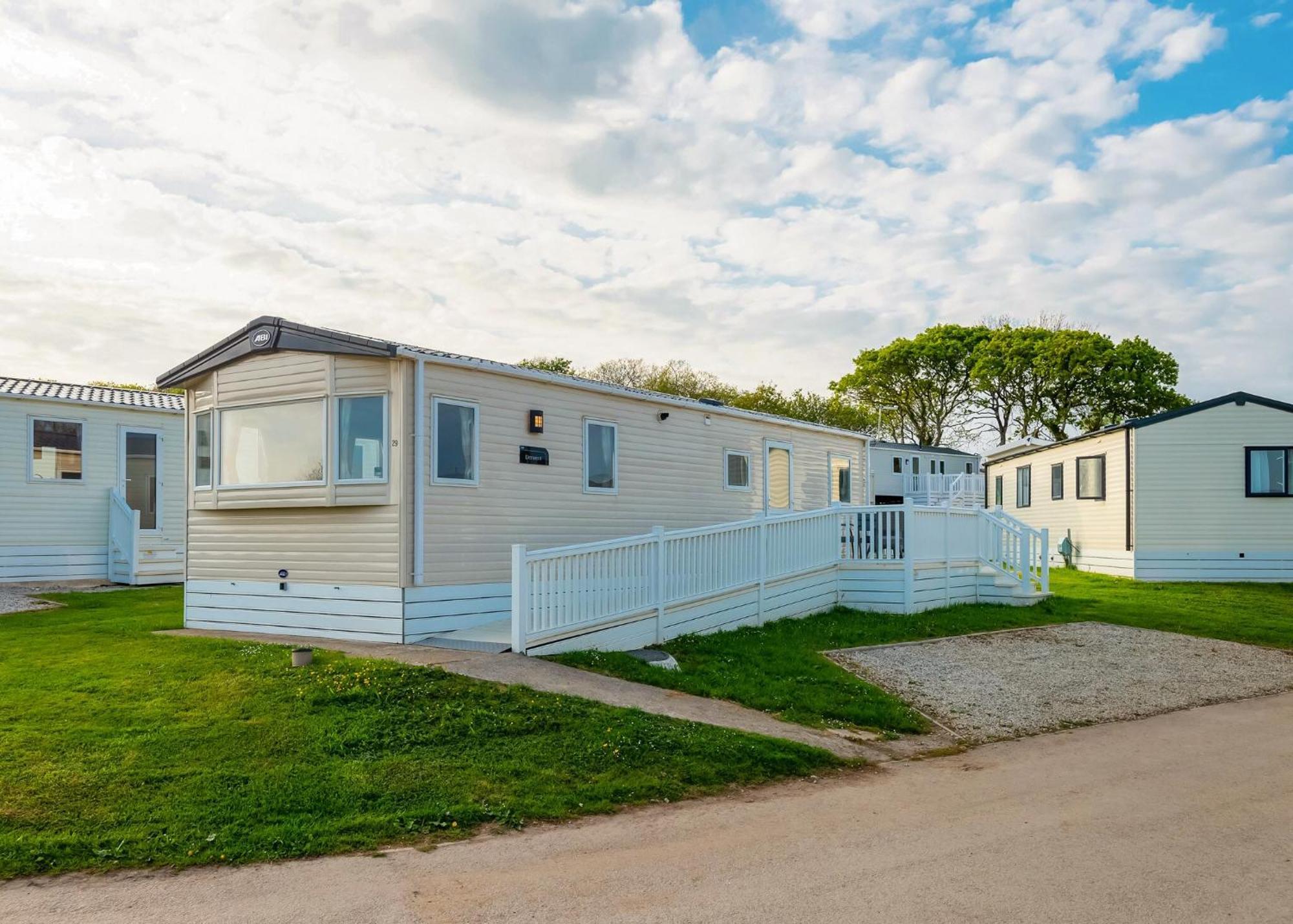 Meadow Lakes Holiday Park St Austell Dış mekan fotoğraf